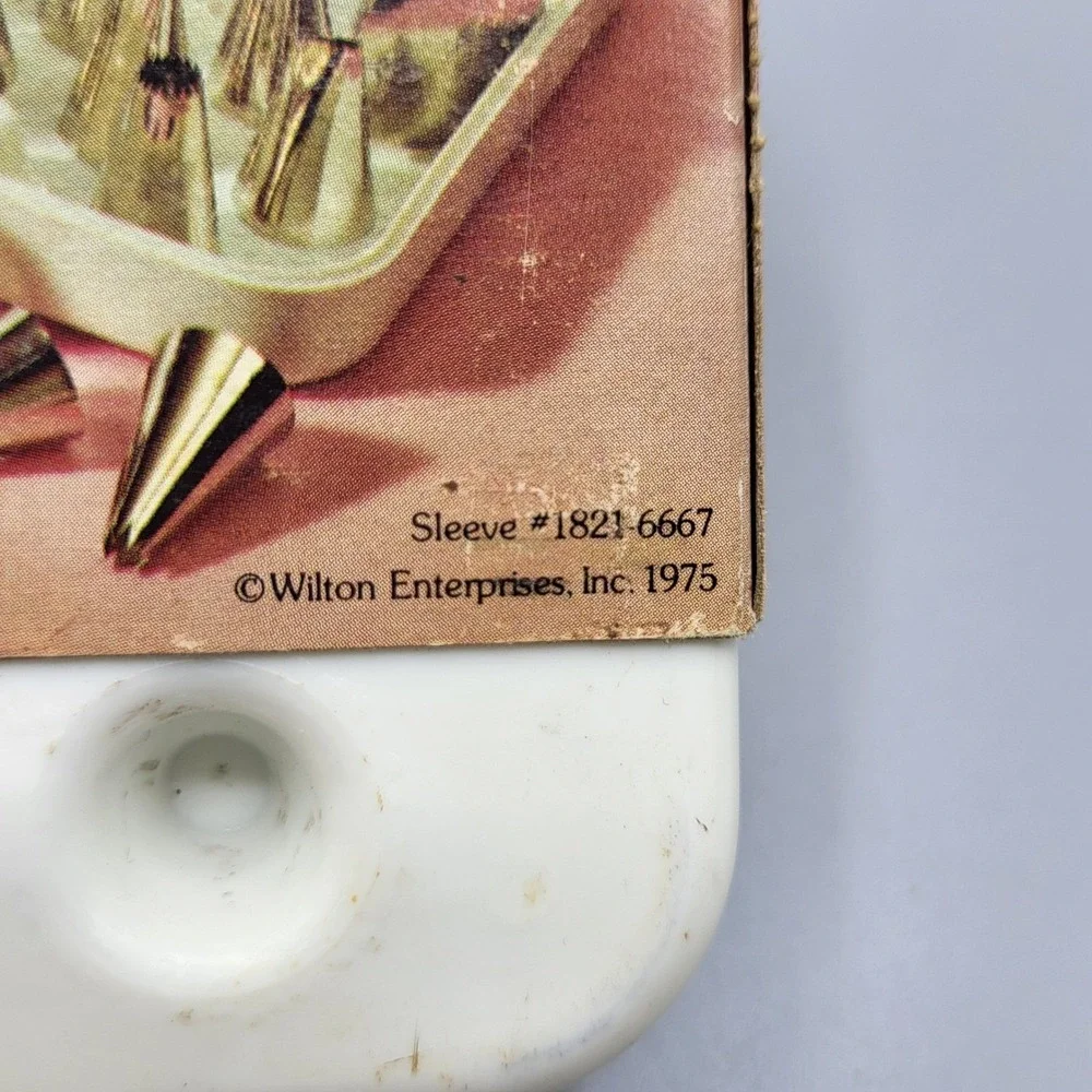 Wilton Deluxe Decorator Tube Set Vintage 1975 30pc Cake Decorating Kit Silver